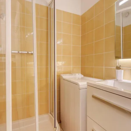 T2 200m From Lavandou Classified 3 *