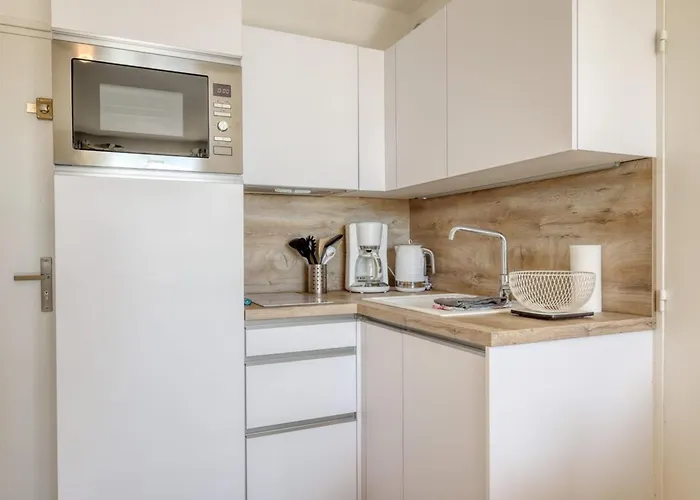 T2 200m From Lavandou Classified 3 *