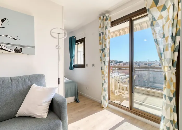 T2 200m From Lavandou Classified 3 * Le Lavandou